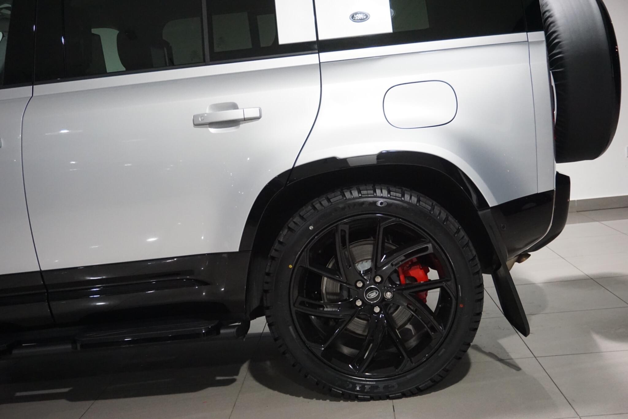 Land Rover Defender 110 2.0 P400e 15.4kWh XS Edition SUV 5dr Petrol Plug-in Hybrid Auto 4WD Euro 6 (s/s) (404 ps)